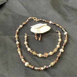 Necklace set, nice ,